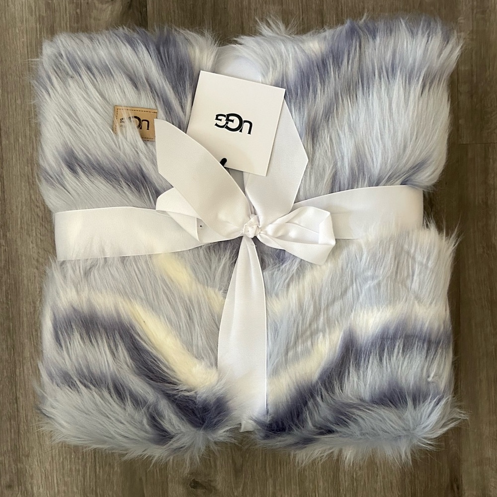 UGG throws - Picture 7 of 12